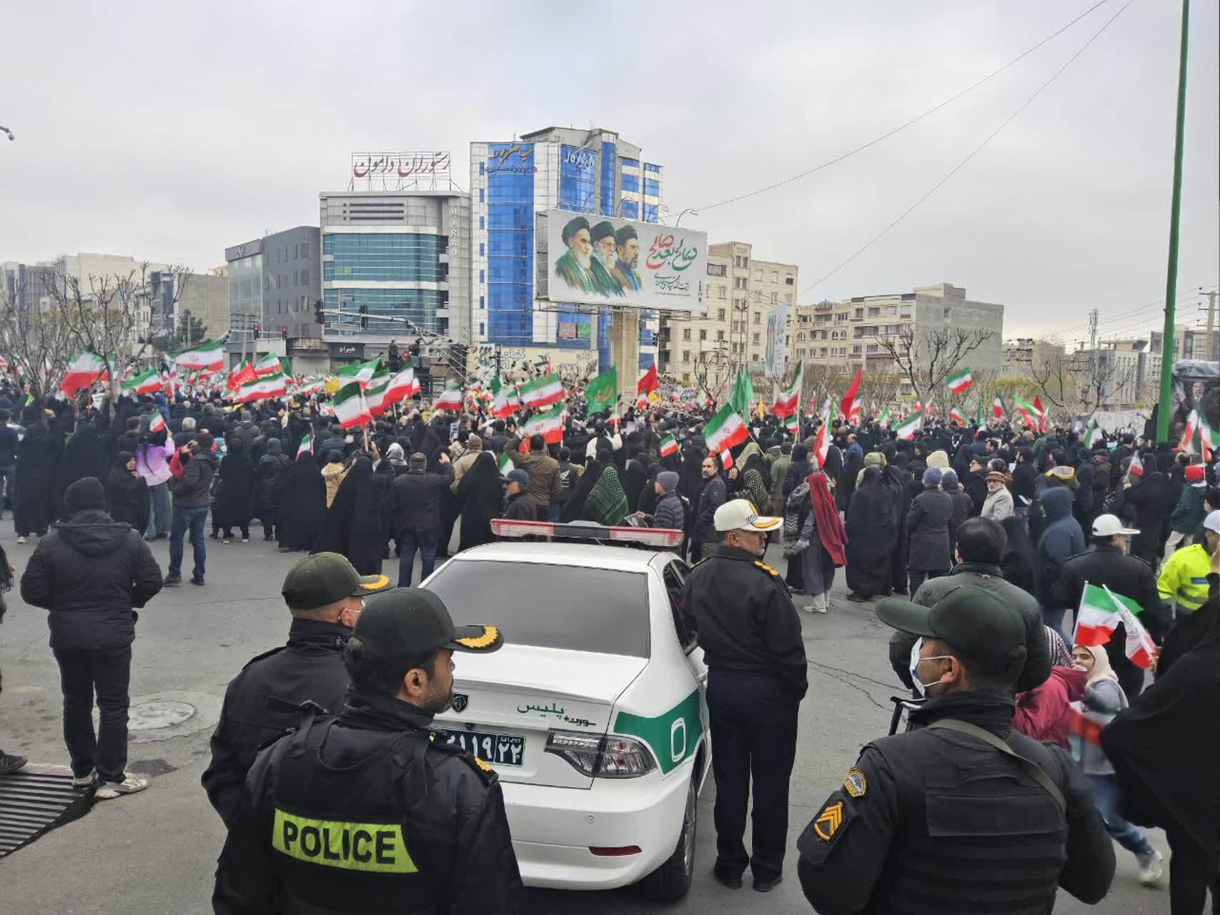 لبیک یا خامنه ای