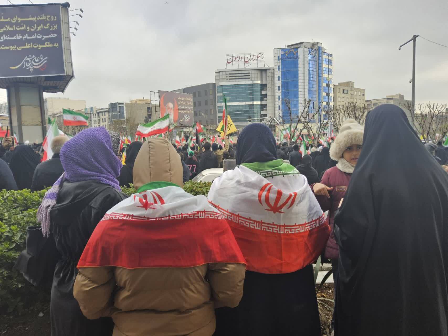 لبیک یا خامنه ای