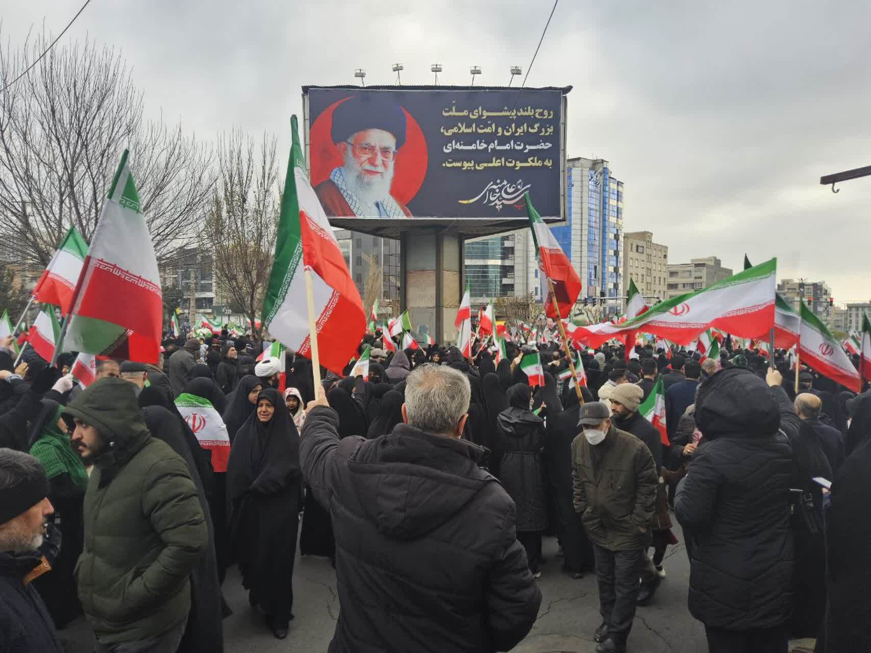 لبیک یا خامنه ای