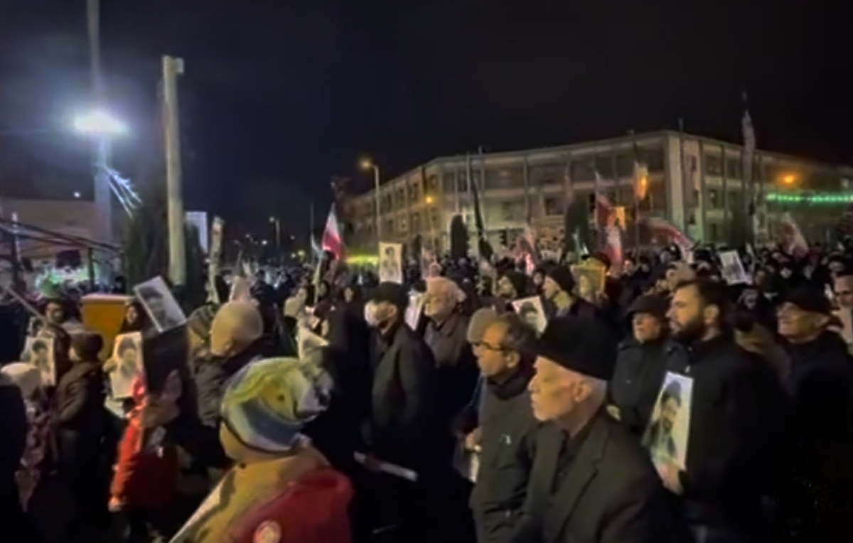 اجتماع مردم در میدان شهدای تهران برای بیعت با سومین رهبر انقلاب