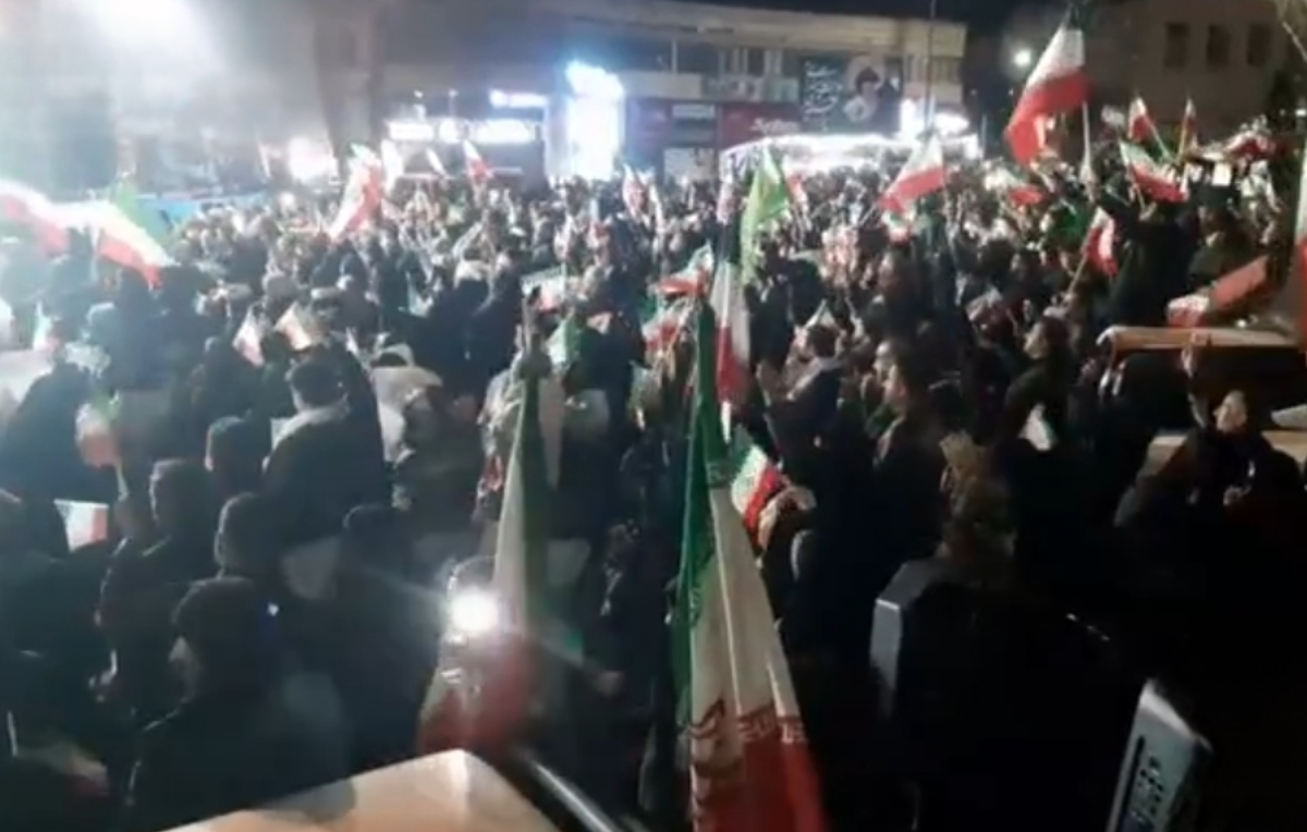 بیعت مردم سنندج با سومین رهبر انقلاب