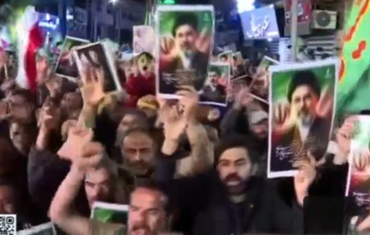 خیزش مردم آبادان شریف در دهمین شب متوالی برای حمایت از نیرو‌های مسلح و رهبر معظم انقلاب