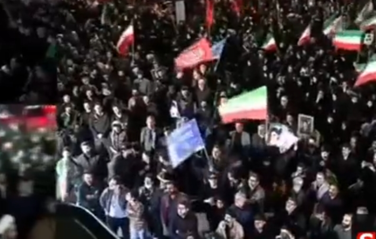 خروش مردم زاهدان در بیعت با آیت الله سید مجتبی حسینی خامنه‌ای سومین رهبر انقلاب اسلامی