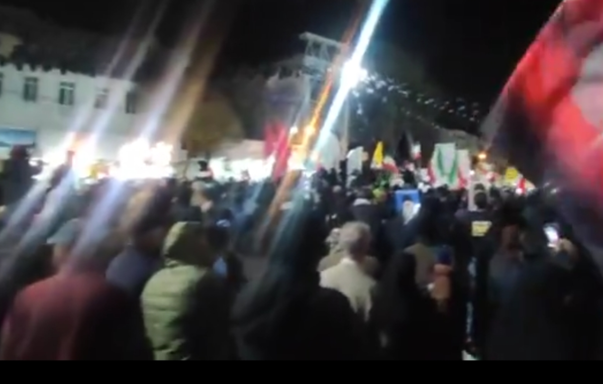 با وجود حمله امروز رژیم صهیونیستی و آمریکا به نظرآبادِ البرز، مردم بازهم به میدان آمدند