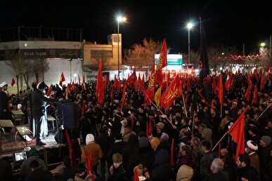 آباده در آغوش ولایت؛ حماسه بیعت گسترده مردم با آیت‌الله سید مجتبی خامنه‌ای +فیلم