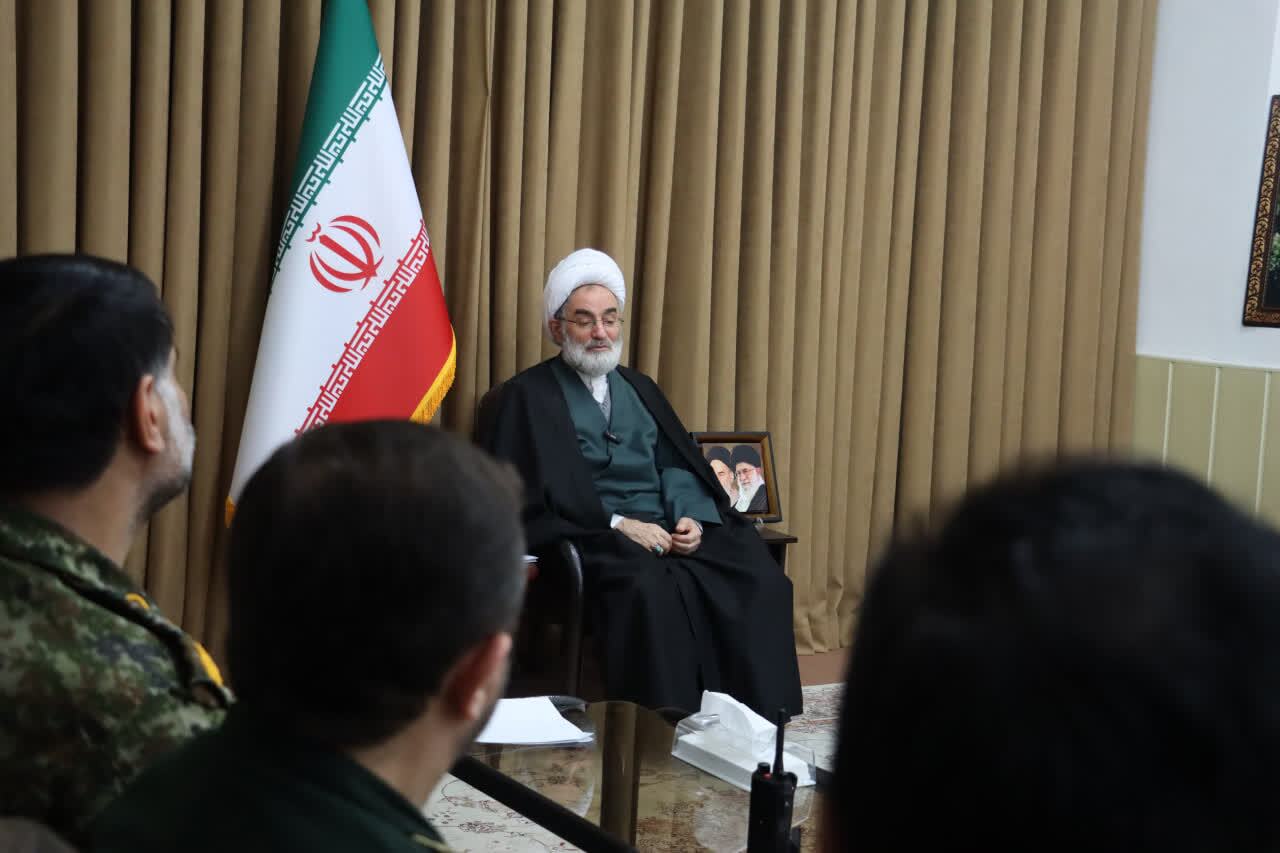 بیعت با رهبری و وحدت ملت ایران در برابر دشمنان ضروری است&nbsp;