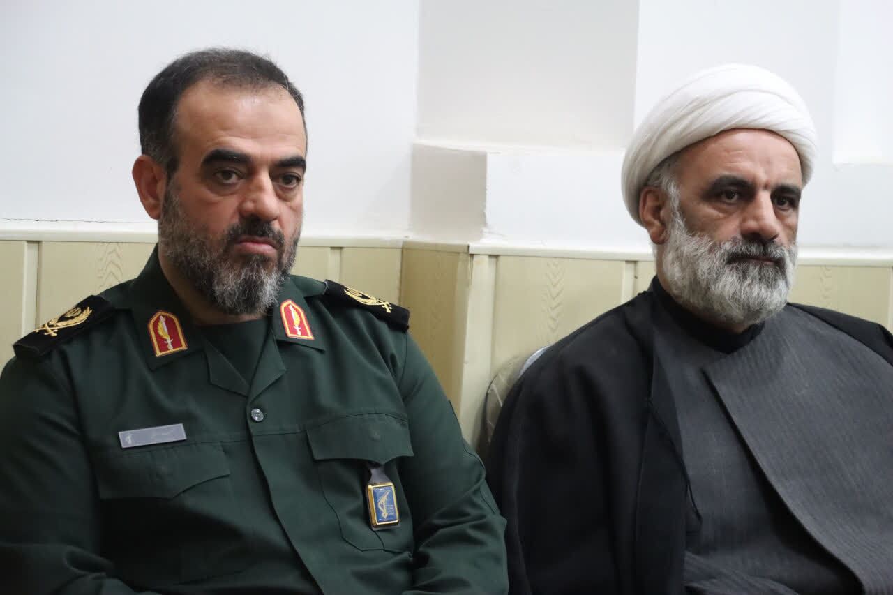 بیعت با رهبری و وحدت ملت ایران در برابر دشمنان ضروری است&nbsp;