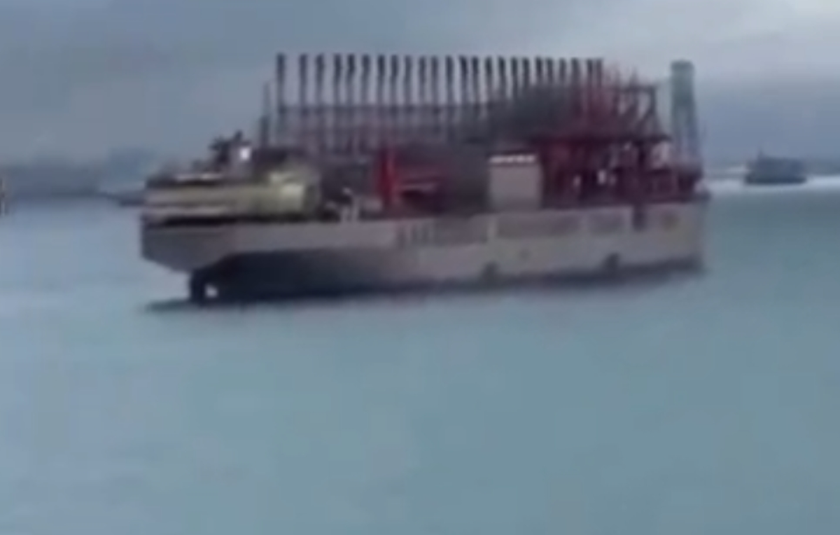 ازدحام کشتی‌ها و نفتکش‌ها در تنگهٔ هرمز