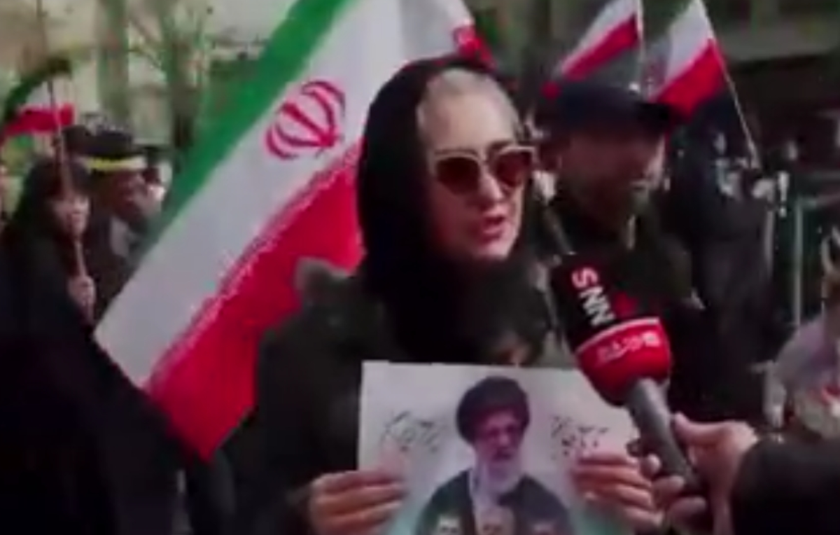 ما مدال شجاعت از حضرت ابالفضل گرفتیم، حالا بجنگ تا بجنگیم