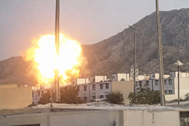 سندی جدید از جنایات آمریکایی-صهیونی / انتشار فیلم لحظه اصابت موشک به مناطق مسکونی و سالن ورزشی در لامرد