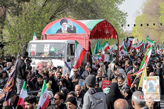 تشییع پیکر ۱۰ شهید جنگ رمضان در بندرعباس+جزئیات