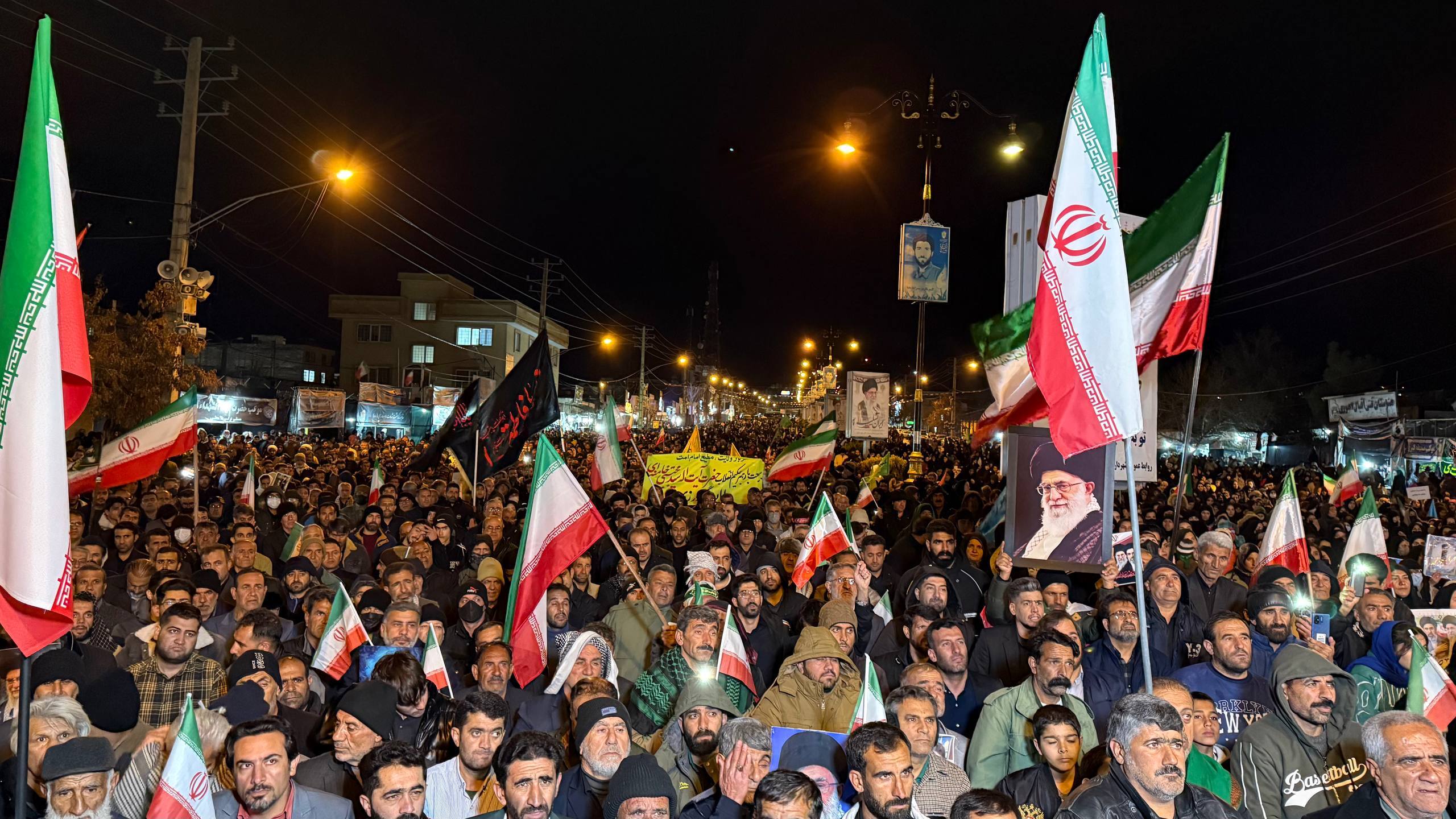 حضور پرشور شبانه مردم کهگیلویه و بویراحمد در خیابان&zwnj;ها با شعار &laquo;مرگ بر آمریکا و اسرائیل&raquo;+فیلم