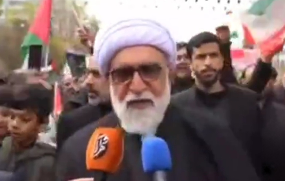 حضور مردم در این صحنه&zwnj;ها و شب&zwnj;ها در خیابان&zwnj;ها، پشتوانه محکمی برای جریان مقاومت در منطقه و رزمندگان اسلام است