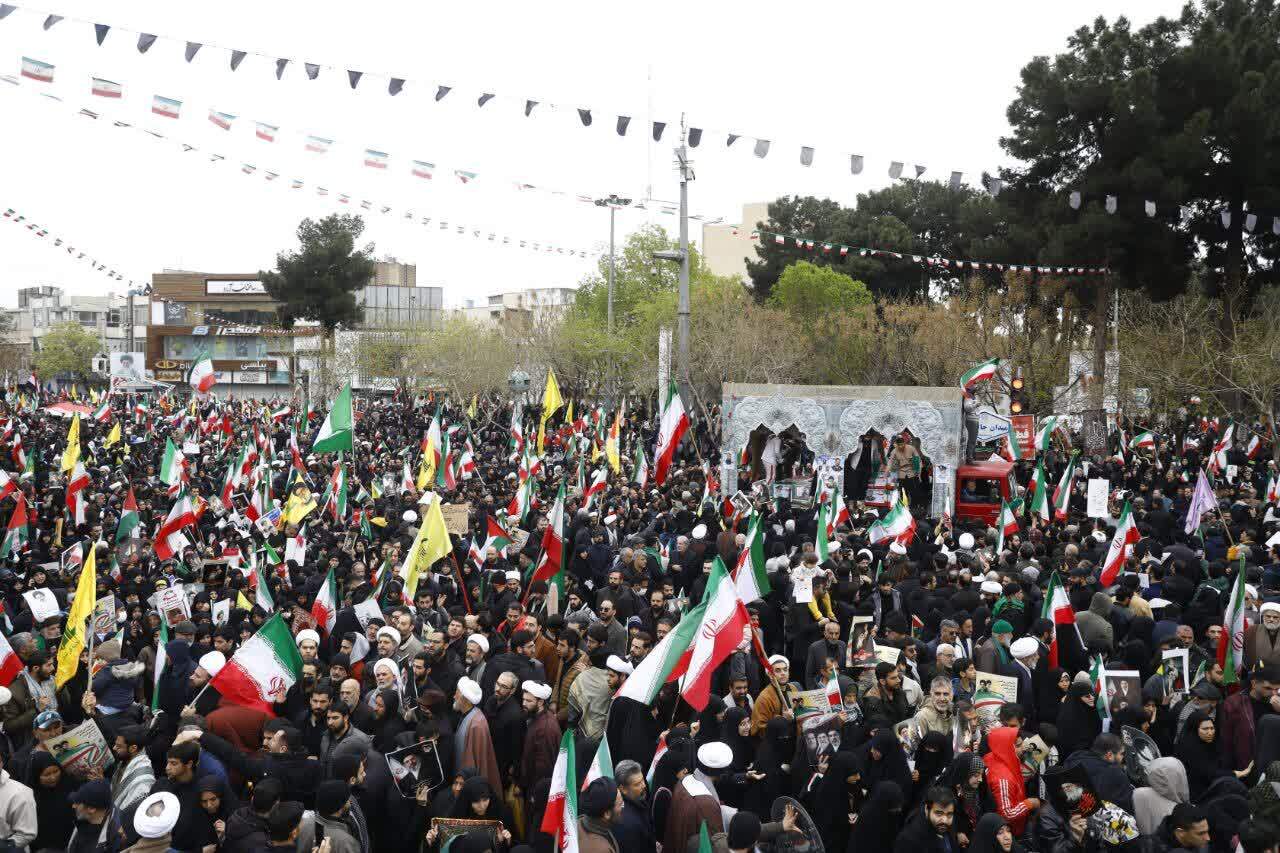 ترامپ بداند دیوانه&zwnj;ها محکوم به سرنگونی هستند/ آقا مجتبی ما تا آخرین قطره خون پای بیعت با شما هستیم