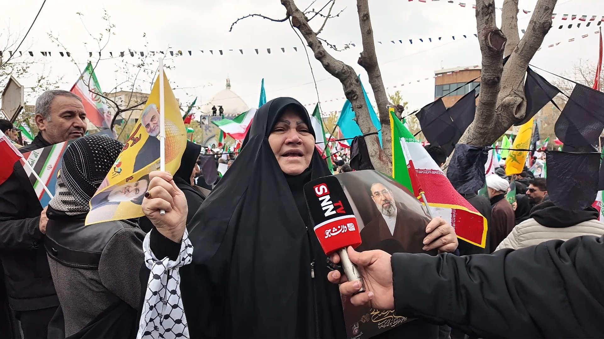 یک زن قمی با اشک&zwnj;های خود با رهبر شهید سخن گفت/ ترامپ آدم&zwnj;خوار باید به دست شیعه&zwnj;های حیدر کرار نابود شود