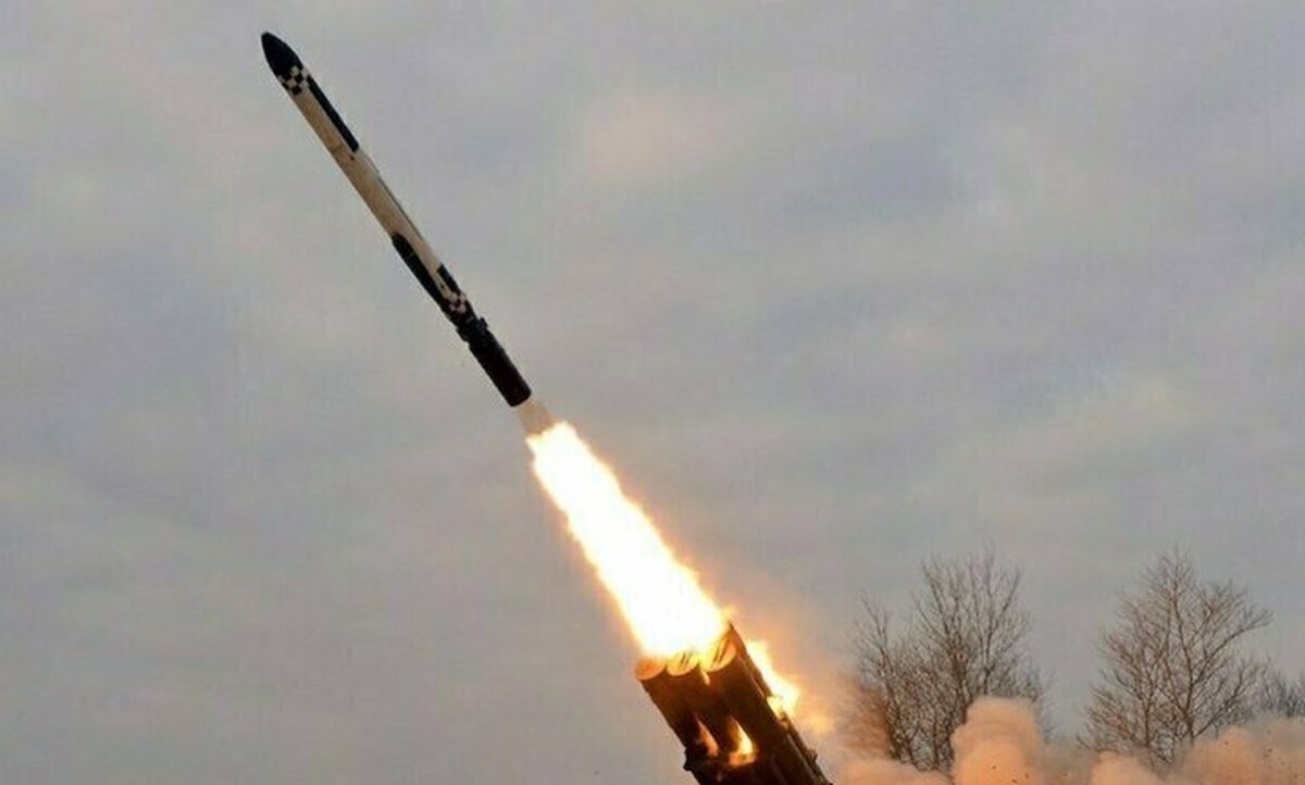 قدرت‌نمایی کره شمالی با شلیک ۱۰ موشک بالستیک