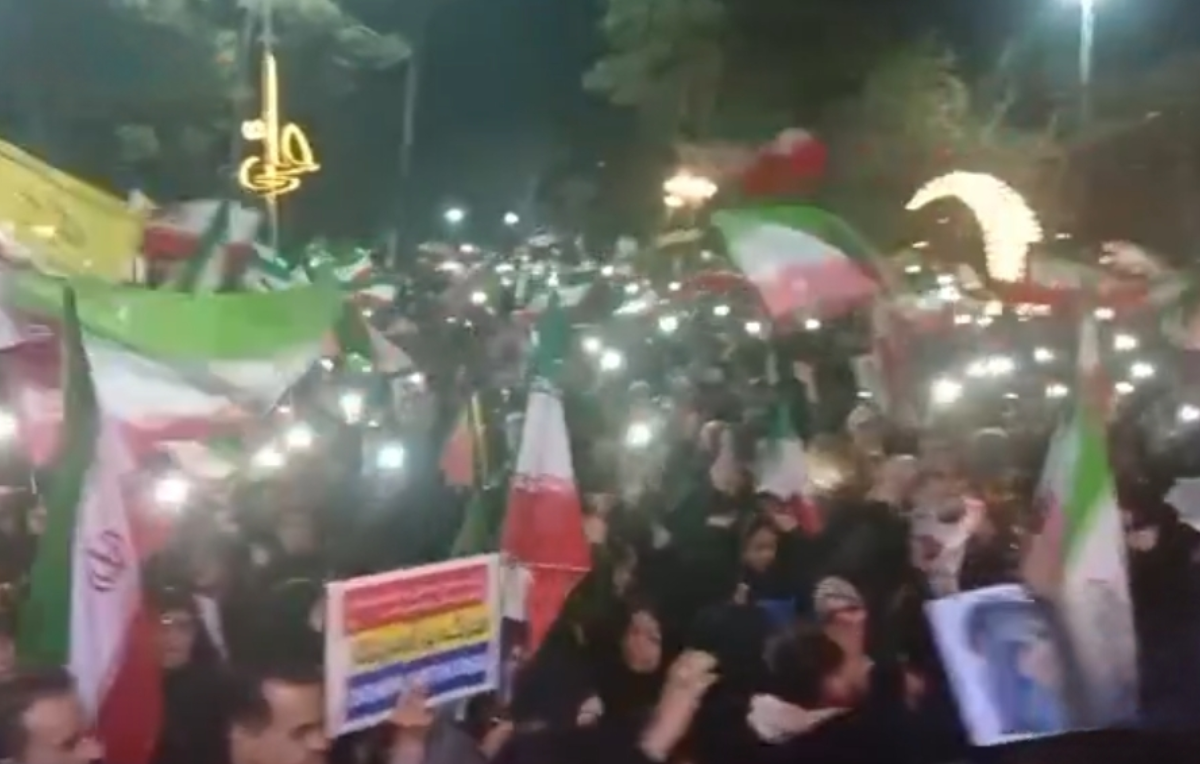 تصاویری از میدان نبوت شرق تهران در چهاردهمین شب و حضور مثال زدنی مردم