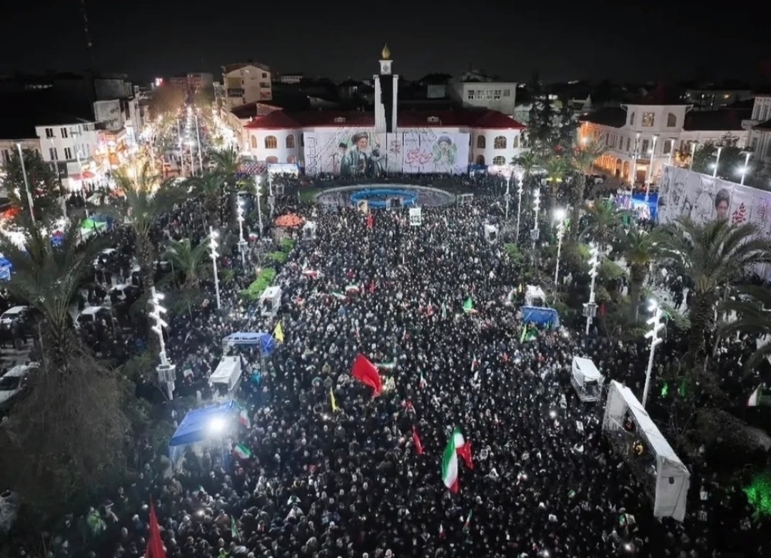 چهاردهمین شب قیام مردم رشت در خونخواهی امام شهیدان با نوای خیبرشکن &laquo;حیدر حیدر&raquo;+فیلم