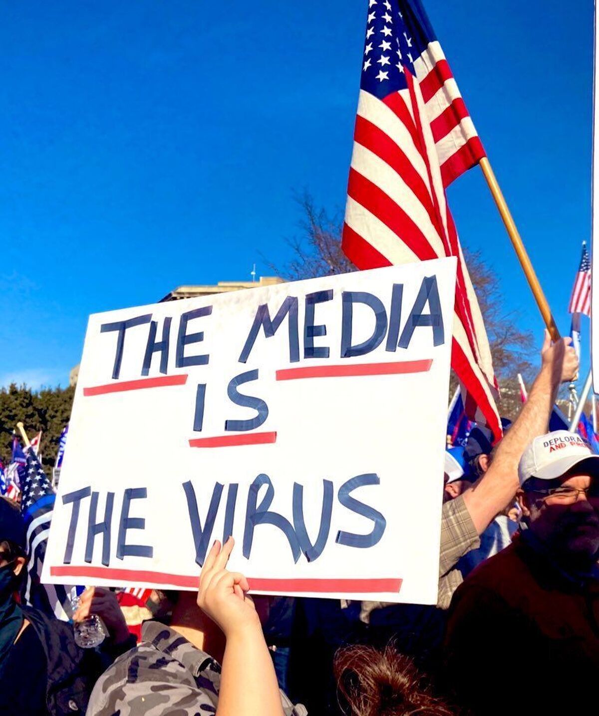 دولت آمریکا رسانه‌های منتقد جنگ با ایران را تهدید کرد