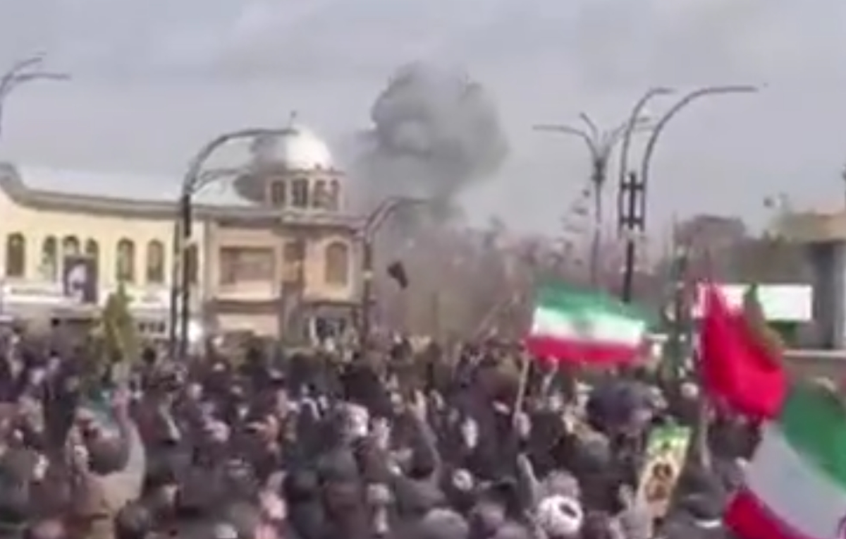 فریاد «الله اکبر» مردم همدان در برابر موشک‌های دشمن / حمله جنایتکاران صهیونیست همزمان با تشییع شهدا