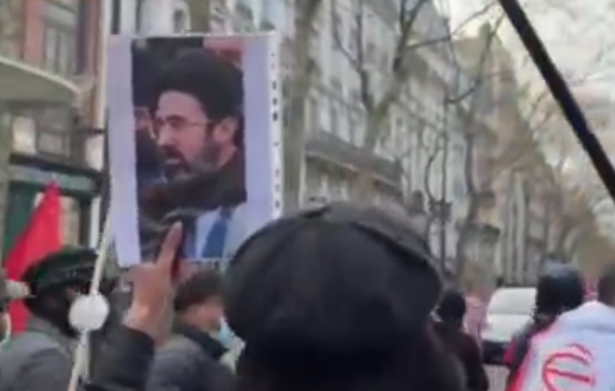 راهپیمایی مردم فرانسه در حمایت از ایران و محکومیت حملات آمریکا و رژیم صهیونیستی به خاک ایران