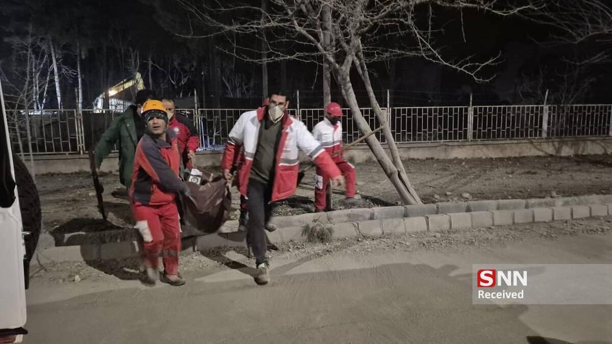 حضور&zwnj; پرسنل، امدادگران و نجاتگران جمعیت هلال استان کرمانشاه در آواربرداری حمله&zwnj;ی دشمن صهیونی آمریکایی در شهر کرمانشاه+تصاویر