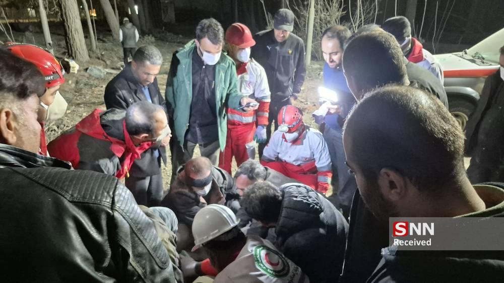 حضور&zwnj; پرسنل، امدادگران و نجاتگران جمعیت هلال استان کرمانشاه در آواربرداری حمله&zwnj;ی دشمن صهیونی آمریکایی در شهر کرمانشاه+تصاویر