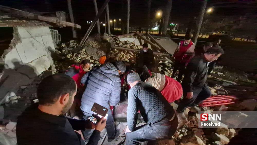 حضور&zwnj; پرسنل، امدادگران و نجاتگران جمعیت هلال استان کرمانشاه در آواربرداری حمله&zwnj;ی دشمن صهیونی آمریکایی در شهر کرمانشاه+تصاویر