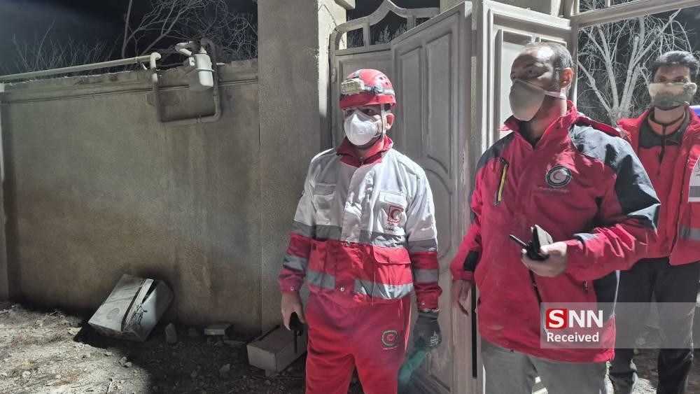 حضور&zwnj; پرسنل، امدادگران و نجاتگران جمعیت هلال استان کرمانشاه در آواربرداری حمله&zwnj;ی دشمن صهیونی آمریکایی در شهر کرمانشاه+تصاویر