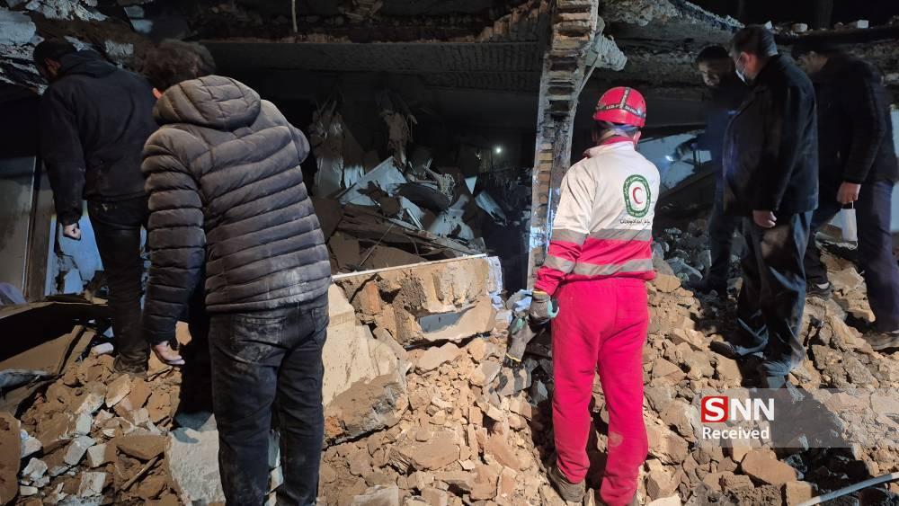 حضور&zwnj; پرسنل، امدادگران و نجاتگران جمعیت هلال استان کرمانشاه در آواربرداری حمله&zwnj;ی دشمن صهیونی آمریکایی در شهر کرمانشاه+تصاویر