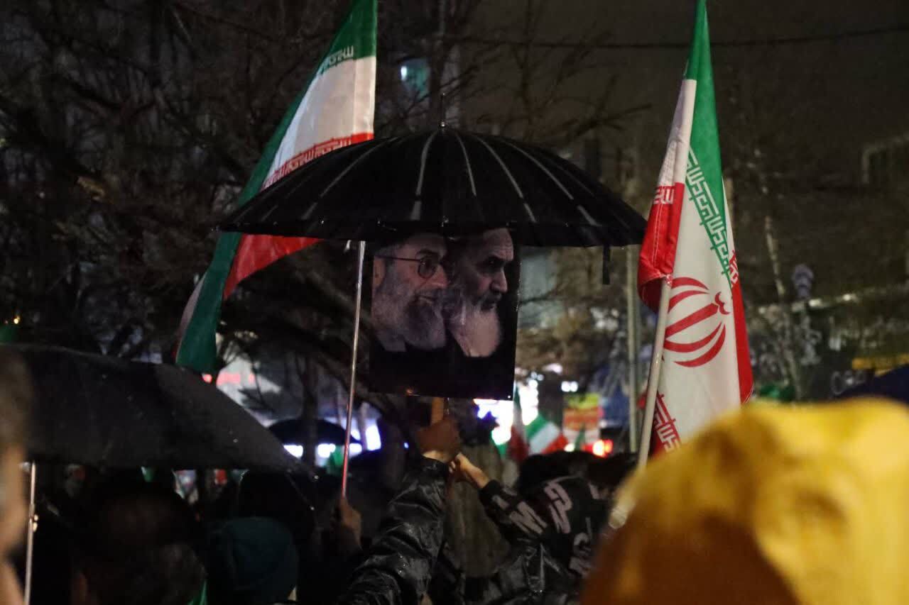 پانزدهمین شب چله احیای انقلاب در البرز با حضور پرشور مردم برگزار شد+ فیلم