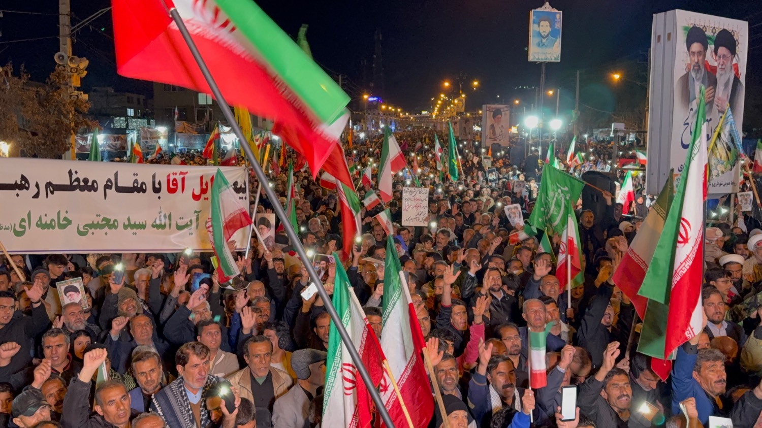 اعلام بیعت یاسوجی&zwnj;ها در اجتماع باشکوه شبانه خود با رهبر انقلاب+فیلم