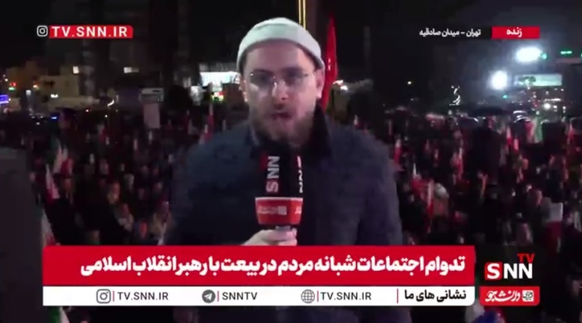 فلکه دوم صادقیه تهران مملو از حضور مردمی است که برای دفاع از کشور خود زیر بارش باران باشکوه به میدان آمدند