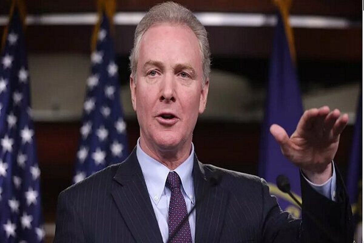 سناتور آمریکایی: ترامپ احمق است