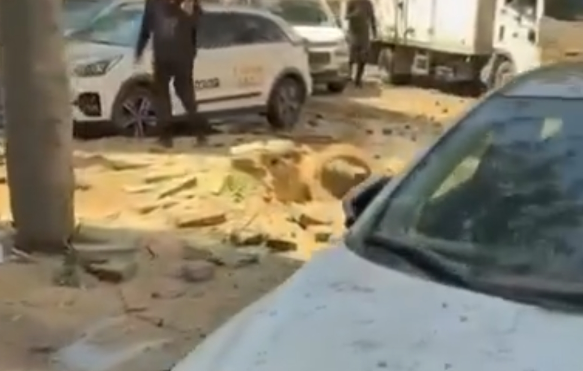 تصاویری از تخریب بخشی از ترکش&zwnj;های موشک ایرانی در اراضی اشغالی