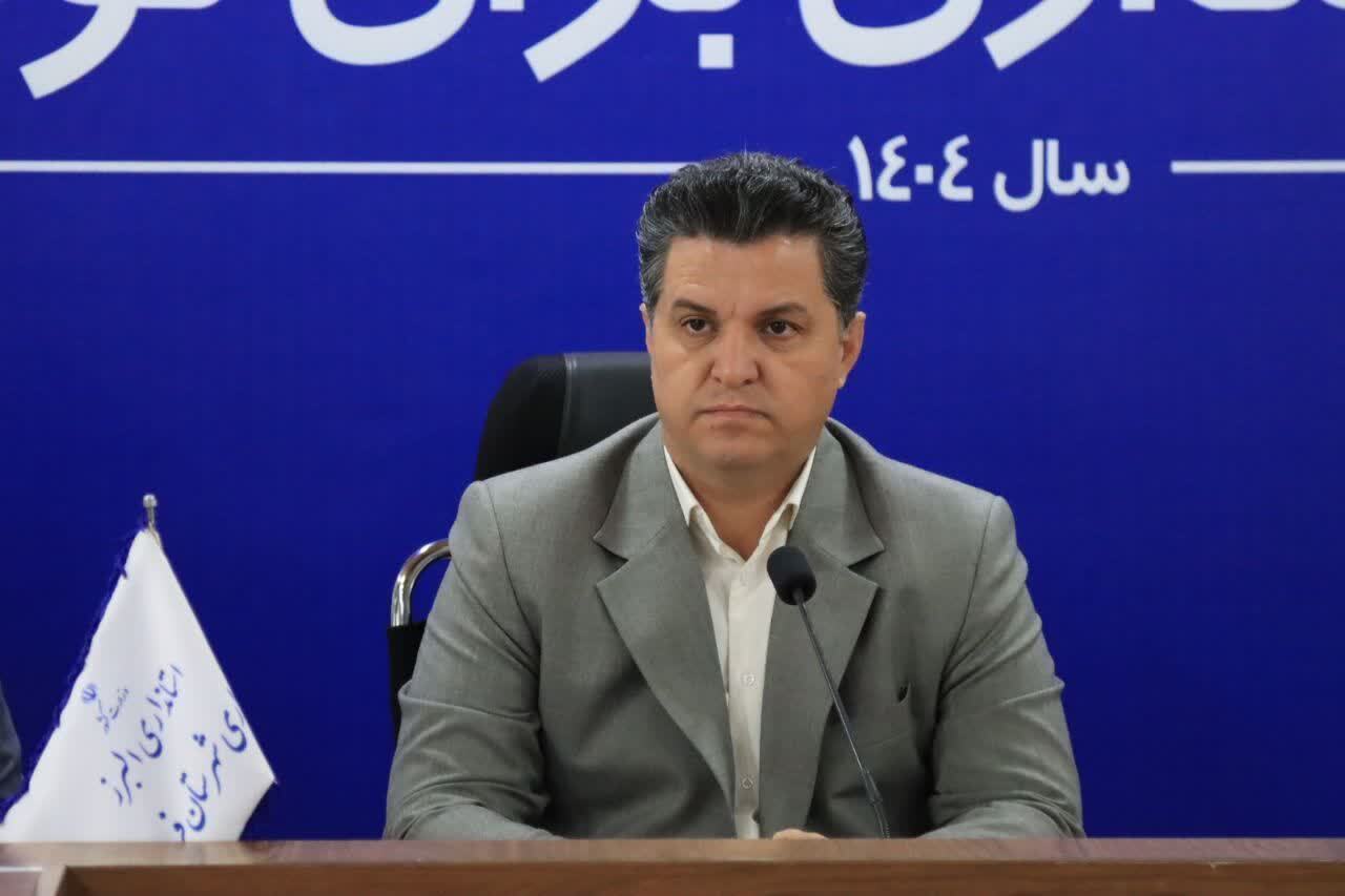 فرماندار فردیس: هیچ کمبودی در تأمین کالاهای اساسی وجود ندارد/ ۵ مسجد و ۲ مدرسه برای اسکان اضطراری آماده شده