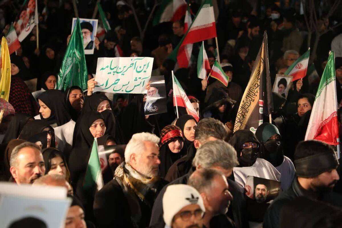 زودتر امدم چون قرار نیست اجازه بدهیم اغتشاشگران شهر را بهم بریزند/ همانطور که بچه ها پشت لانچر اند ما میدان های شهر را حفظ میکنیم + فیلم