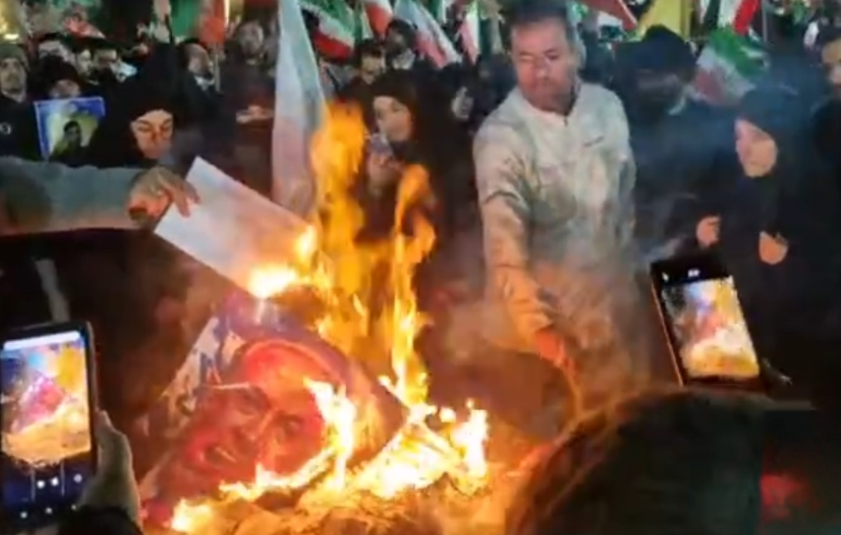 ترامپ سوزی در میدان ونک