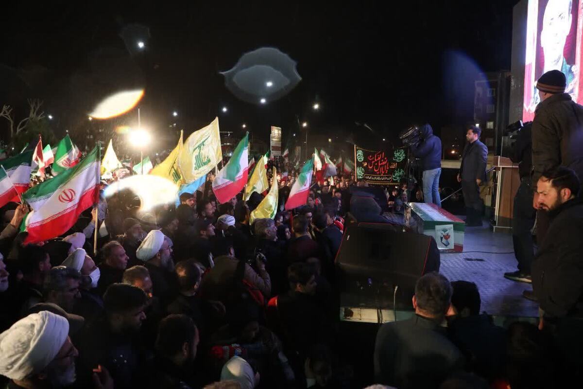 شهروند تهرانی: مترسک ترامپ قمارباز و نتانیاهو کودک کش را آوردیم تا آن&zwnj;ها آتش بکشیم؛ این که دیگر هوش مصنوعی نیست! + فیلم