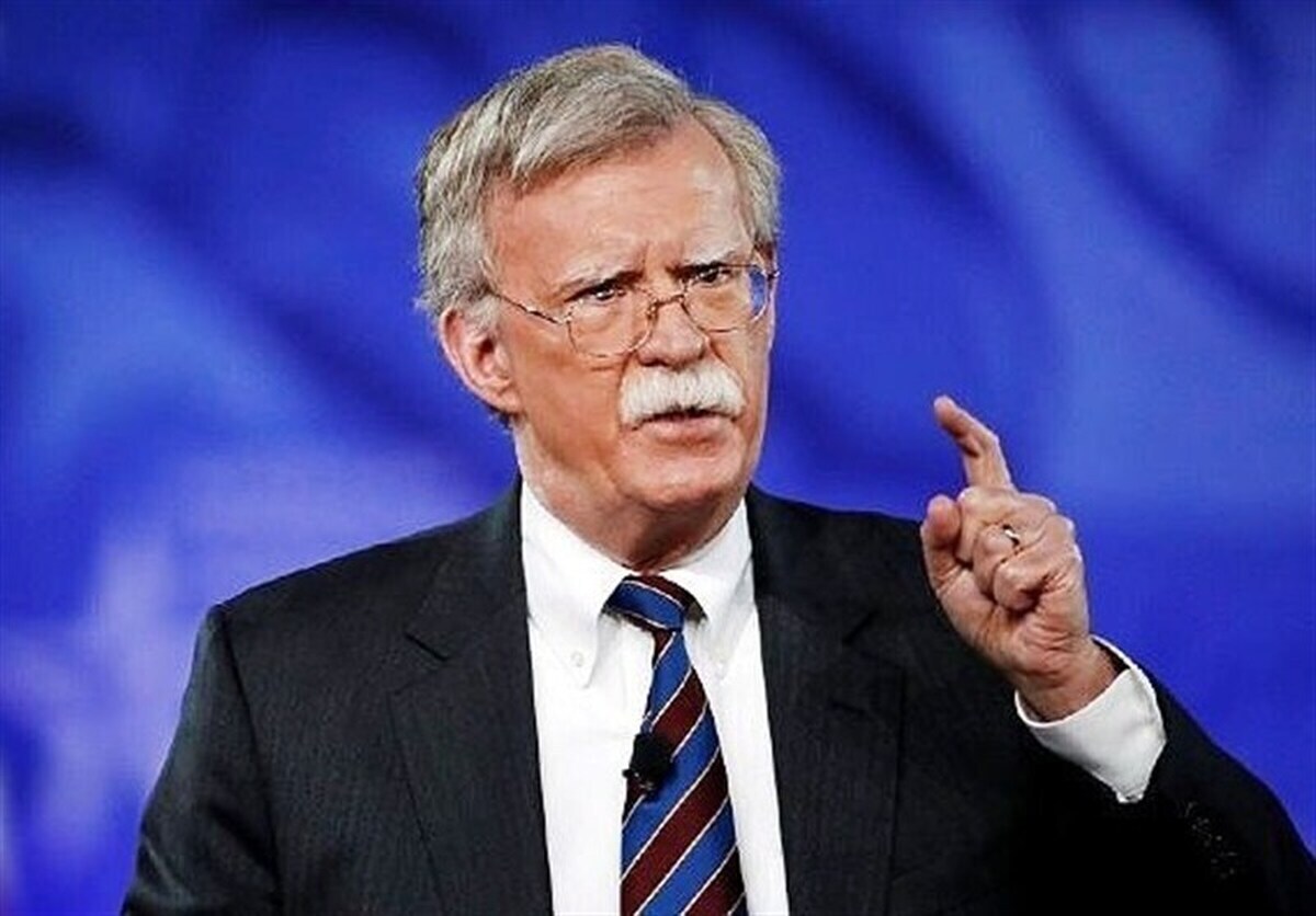 بولتون: ترامپ در ایران گرفتار شده و راه خروج را نمی‌داند
