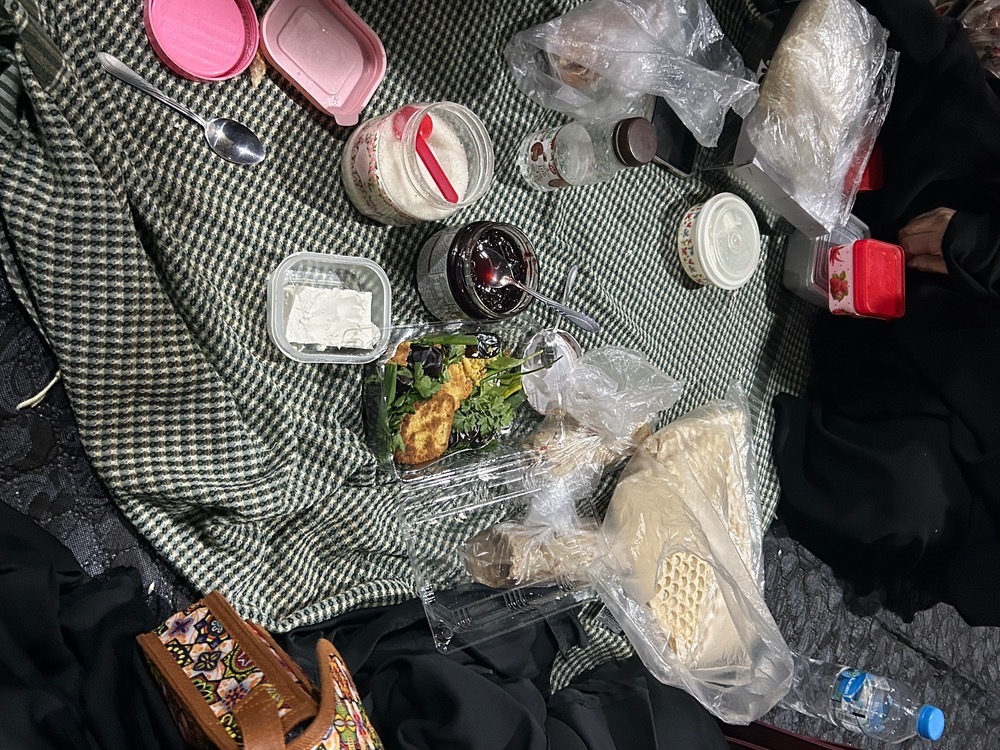 مردم رشت سفره افطار را به خیابان آوردند/ همبستگی در برابر توطئه&zwnj;افکنی+فیلم و تصاویر