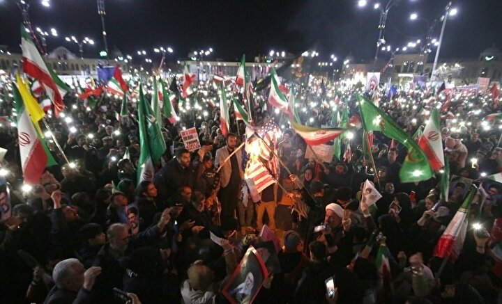 قیام مردم ایران در مقابله با عوامل دشمن آمریکایی-صهیونی در سراسر کشور / تلاش مزدوران در نطفه خفه شد+فیلم