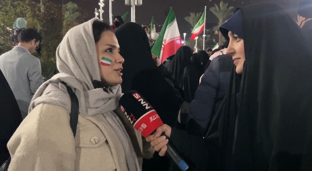 مردم در میدان شهدای ذهاب ثابت کردند سنگری در گیلان خالی نمی&zwnj;ماند/میدان با ما مردم و آسمان با شما فرماندهان+فیلم