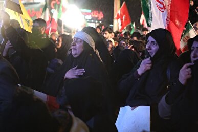 پیام بانوی تهرانی به رهبر انقلاب: آقاجان ما تا آخرین قطره خون پشت شما هستیم/ما منتقم خون رهبر شهیدمان هستیم + فیلم