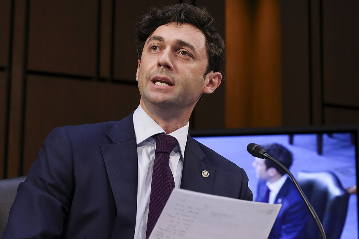 سناتور اوساف در سنا خطاب به  تولسی گابارد مدیر اطلاعات ملی آمریکا: پاسخ صریح بدهید؛ آیا واقعاً ایران تهدید هسته&zwnj;ای قریب&zwnj;الوقوع بود؟ + فیلم