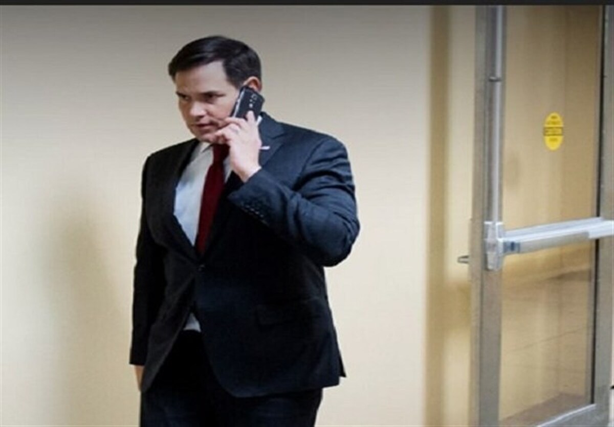 پرواز پهپاد بر فراز پایگاه نظامی محل اقامت وزرای جنگ و خارجه آمریکا