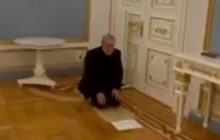 نماز متفاوت شهید لاریجانی در مسکو!