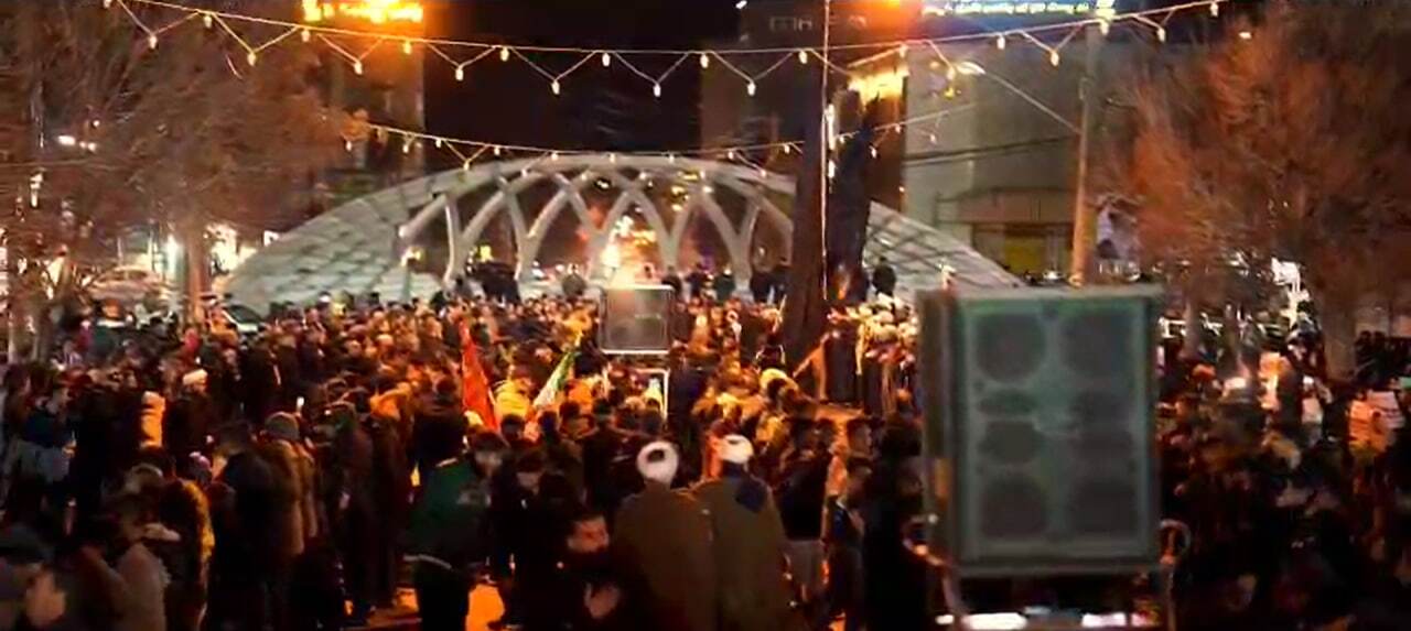 ما را این گمان نبود که بعد از او بمانیم / تجمع مردم شهرستان مرند در سوگ امام امت+فیلم