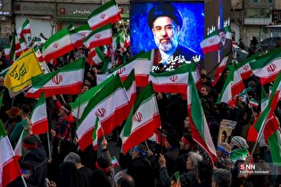 مراسم وداع با پیکر شهدای ناوشکن دنا در میدان انقلاب تهران