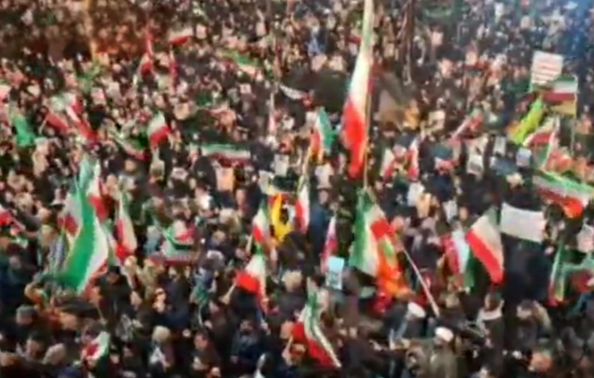 الله اکبر خامنه‌ای رهبر